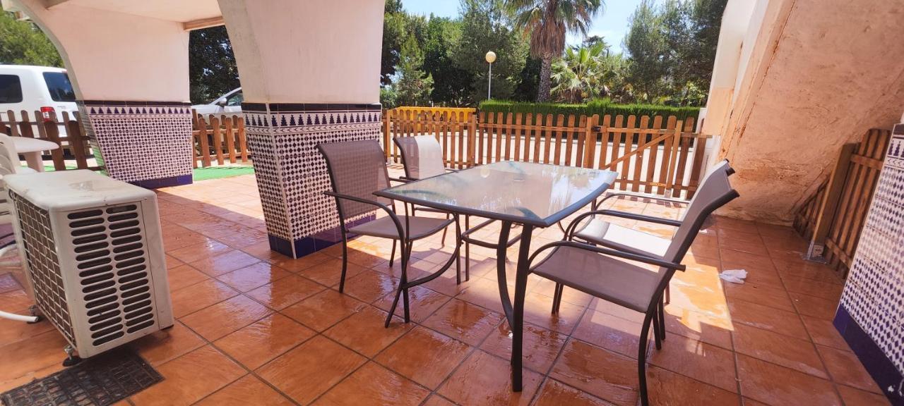Planta Baja Con Piscina Apartment Cartagena Luaran gambar